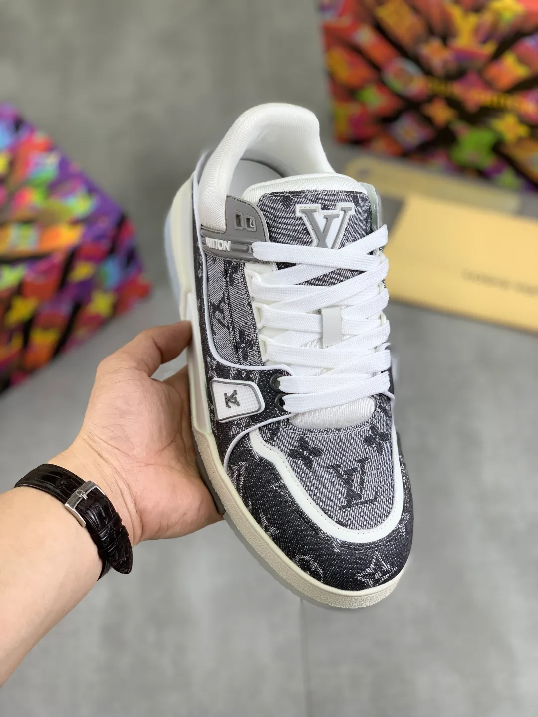 Men's men's shoes 💰P540 New style 💰💎💎Latest color High version 2025Louis*Vuitto* LV Traine catwalk TRAINER outsole and fabric private model A shoe that definitely costs a lot of money and effort. This series was designed after the arrival of Vifgil. It is favored by many fans every season. Original TPU outsole Original packaging Color: black Available in white (available from stock, super fast shipping) Code number: 35-46